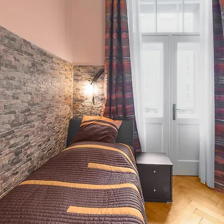 Astra 2 Praag