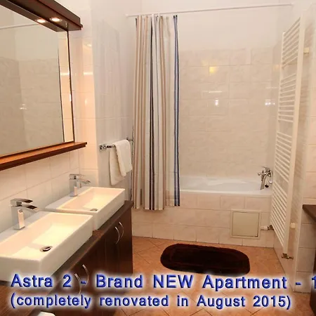 Astra 2 Apartman *